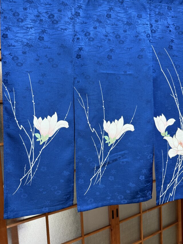 着物素材リメイク暖簾 ブルー色 花柄模様 | iichi 日々の暮らしを