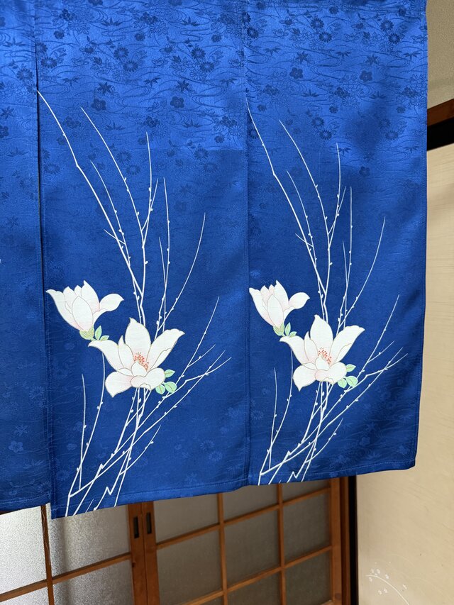 着物素材リメイク暖簾 ブルー色 花柄模様 | iichi 日々の暮らしを
