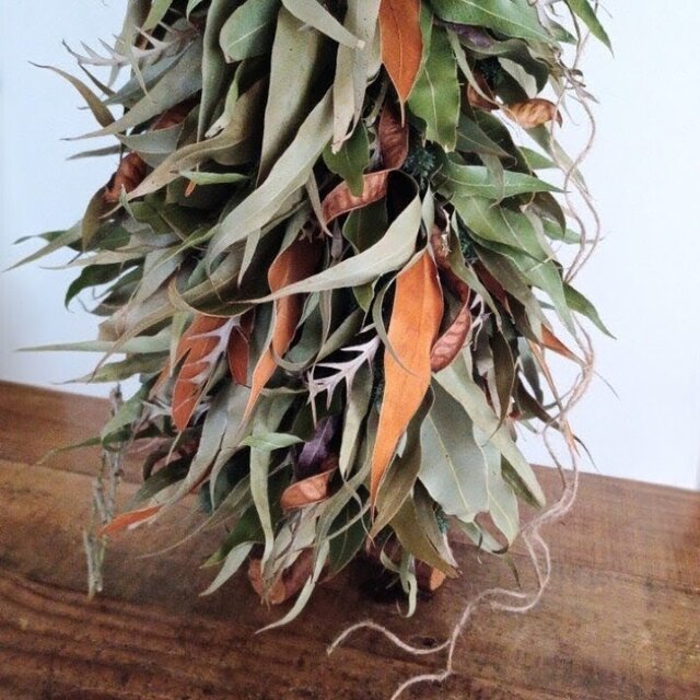 魔女の棲む森 ～小さな魔女の秘密基地～ botanical autumn wreath tree