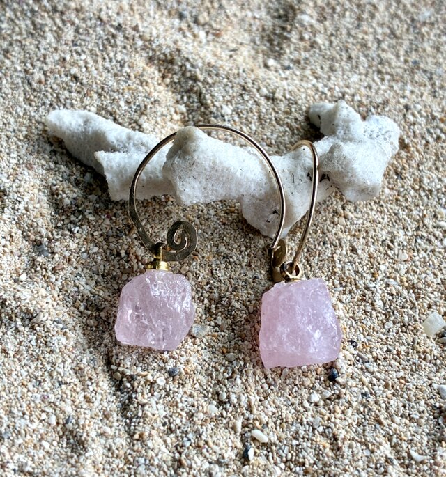 14kgf*Morganite Hoop Earrings 大ぶりモルガナイト原石と14KGF槌目