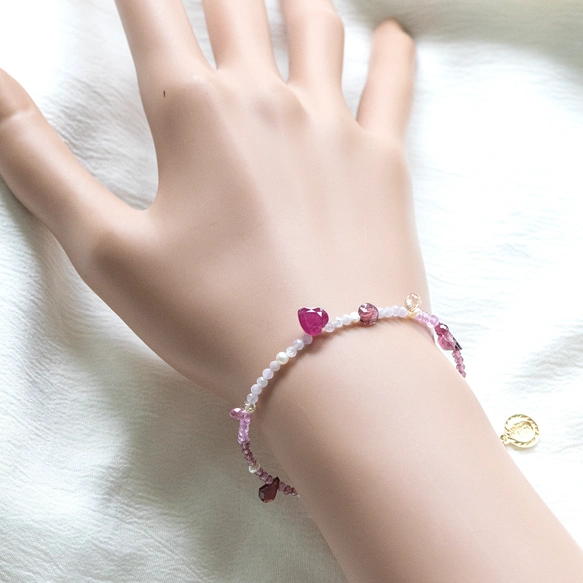紅の花あかり｜ハートルビーと彩りサファイアのブレスレット 14kgf