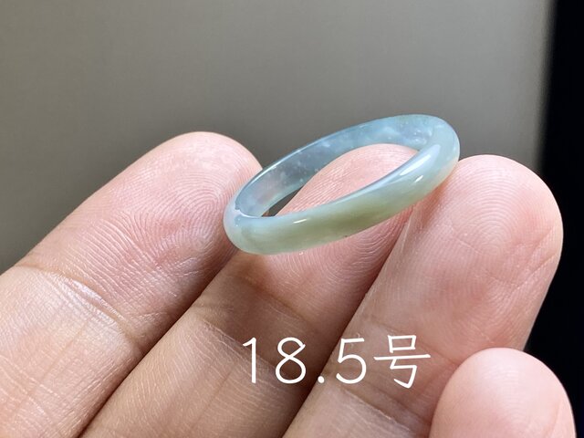 L19-82 氷糯種 薄黄・薄青 18.5号 グアテマラ産 A貨 本翡翠 くりぬき