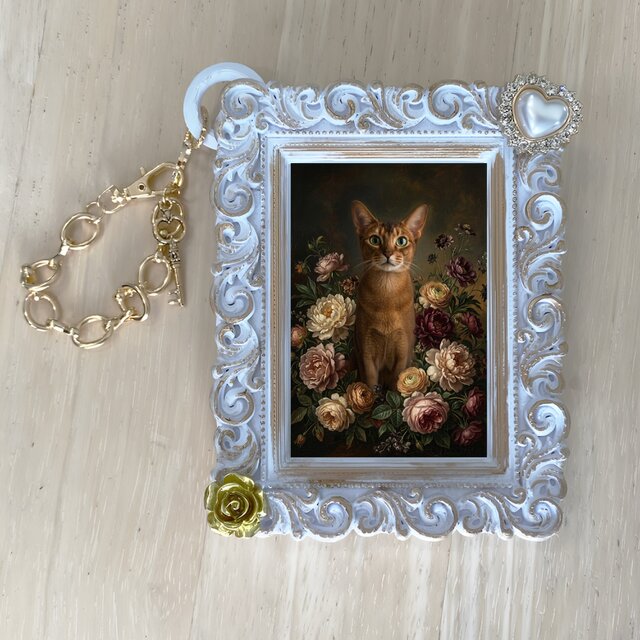 猫（アビシニアン）バッグチャーム 花の油絵風アート ホワイト額縁