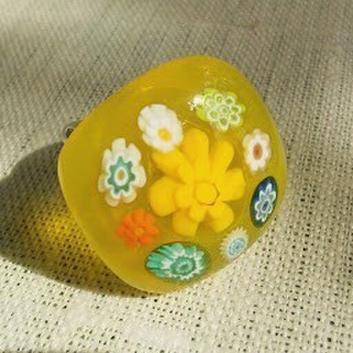 ガラスのリング（花・イエロー）