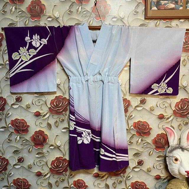 426　手染め大輔　着物リメイク　深紫紬と辻ヶ花　ワンピース　М〜フリーサイズ 訳あり】着物リメイク ワンピース 水色×藤紫 菖蒲調花文様 和洋折衷 KW