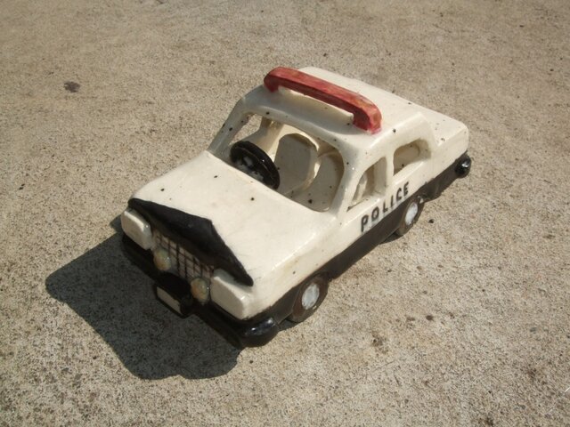 パトカー出動の画像1枚目