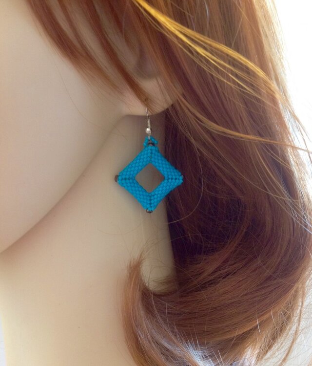 オープンスクエアピアス(ターコイズカラー)の画像1枚目