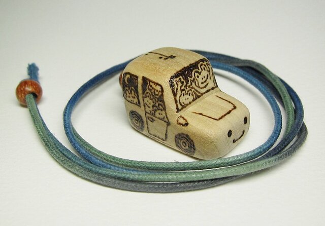 【S様オーダー品】カエルカー ペンダントの画像1枚目