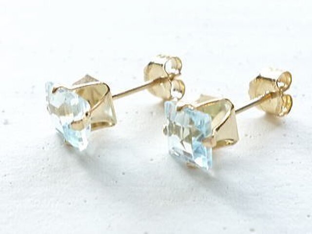 Squre Blue Topaz Pierceの画像1枚目