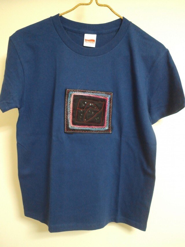 コラージュTシャツ*スパンコール*紺Mサイズの画像1枚目