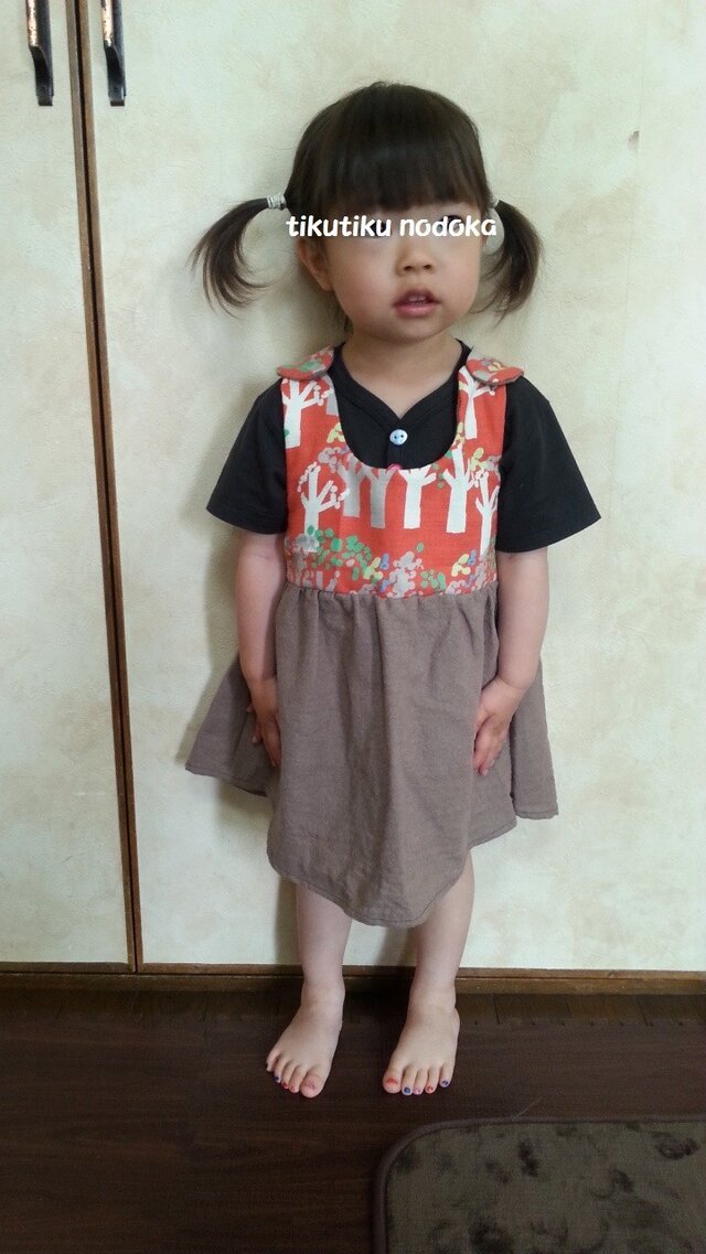 胸元切替ワンピースの画像1枚目