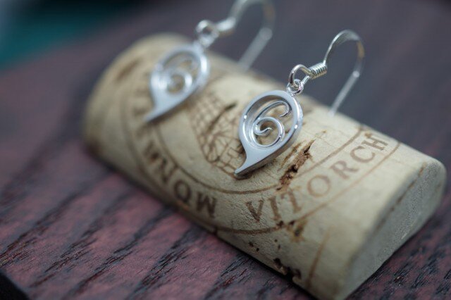 number 6 pierced earringsの画像1枚目