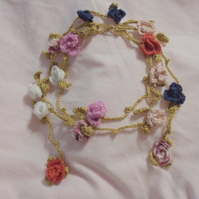 *華奢なお花のラリエット*