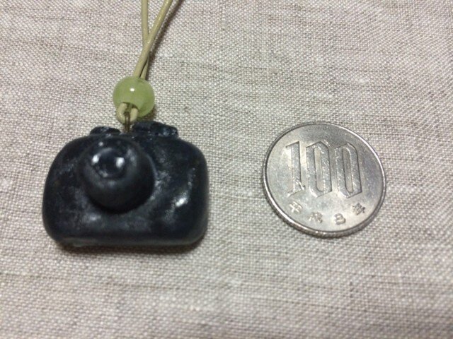 【陶器】カメラネックレス・ネイビーの画像1枚目