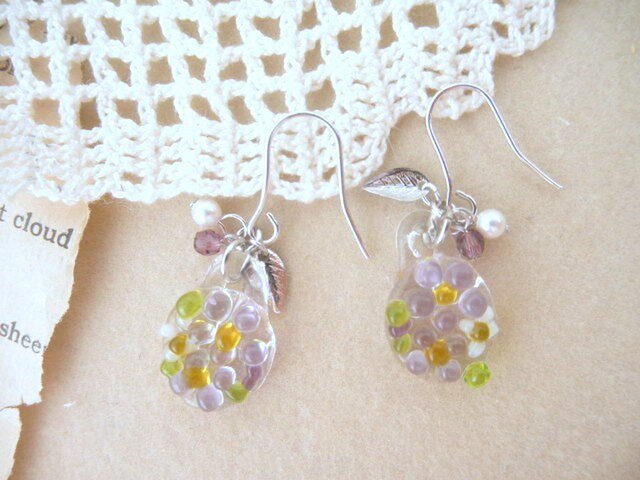 *Kさまご予約品*小さな小さな花束✿ピアス・パープルの画像1枚目