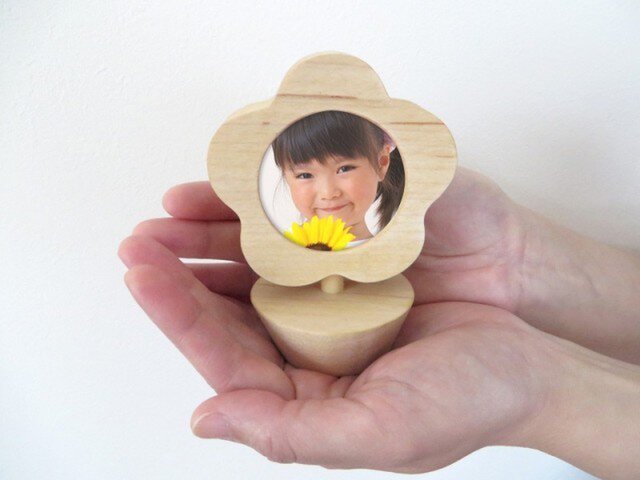 はなの「フォト」兼「鏡」スタンドの画像1枚目