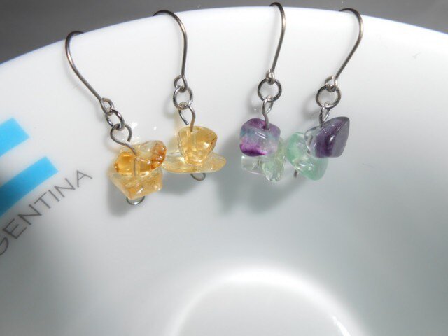 1684】レッド カラフル さざれ石 ハンドメイド ピアス イヤリング