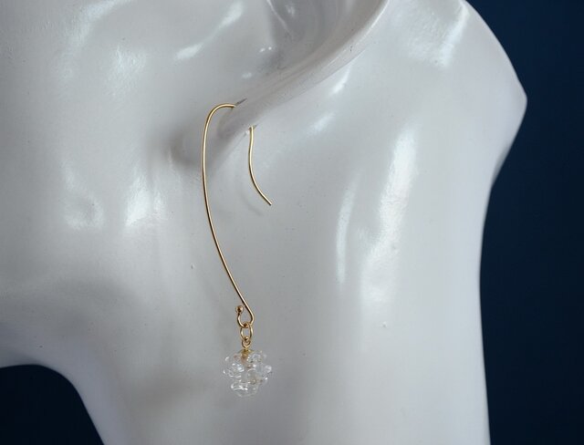 GLASS 星屑フックピアス 14kgf | iichi 日々の暮らしを心地よくする