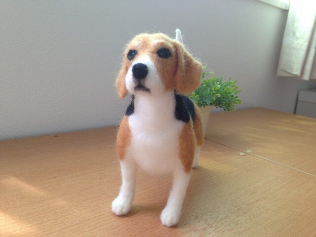 羊毛フェルト　ハンドメイド　ビーグル 羊毛フェルト ビーグル 犬 ドールハウス ハンドメイド - メルカリ