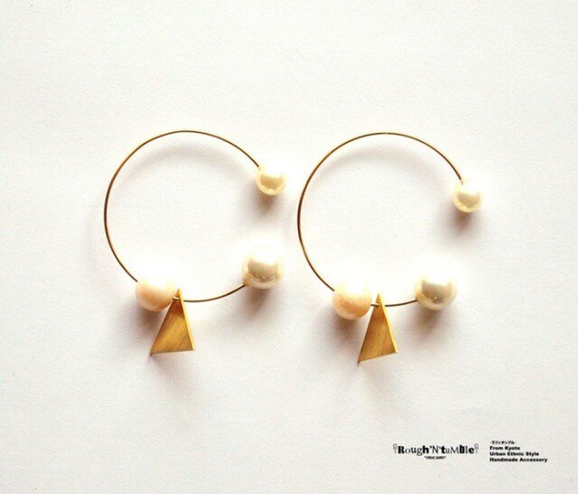 Triangle&3ball pierce whiteの画像1枚目