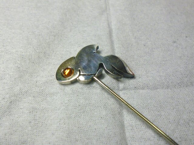 金魚のピンブローチ 壱の画像1枚目