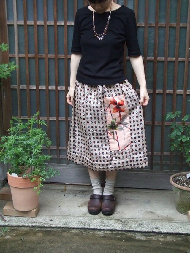 ベージュの小紋風銘仙でリメイクスカート☆少し小柄な方にお奨め♪