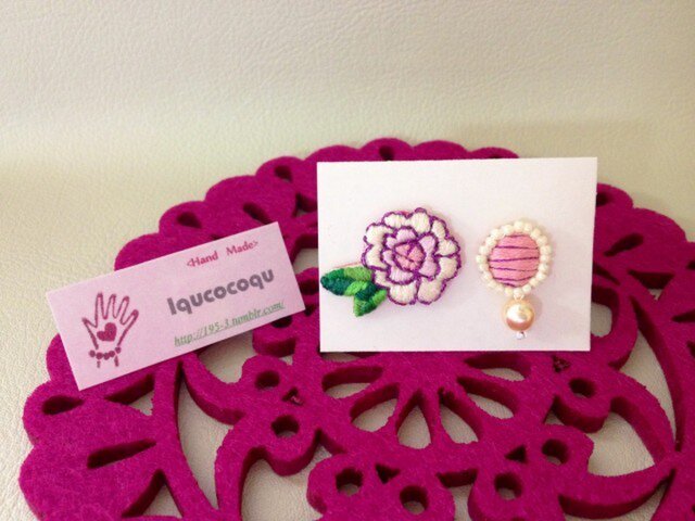 手刺繍の花ピアス (14005)の画像1枚目