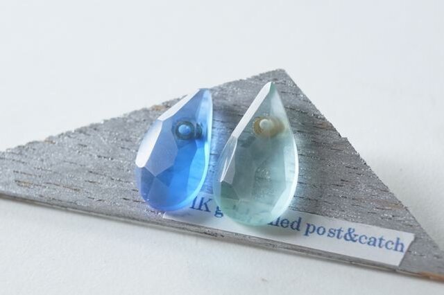 △▶▽ウミノナミナミダ SEA GLASS ピアス - m -の画像1枚目