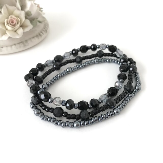 グラデーション 3連 ゴムブレスレット　黒 ブラック チェコガラス ビーズ