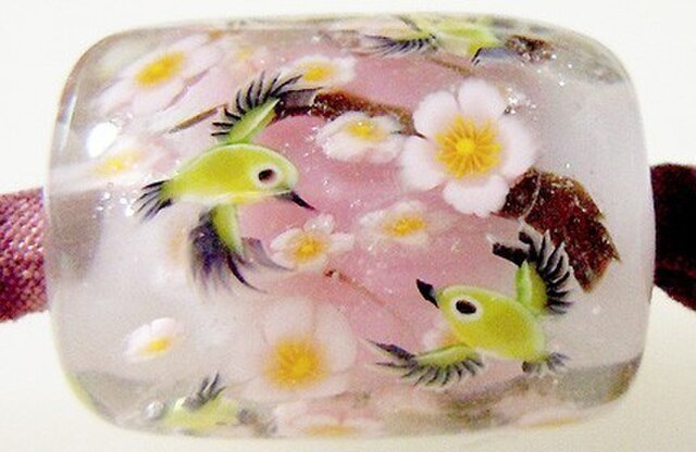 とんぼ玉古布ひもネックレス 梅が枝に目白(ピンク)の画像1枚目