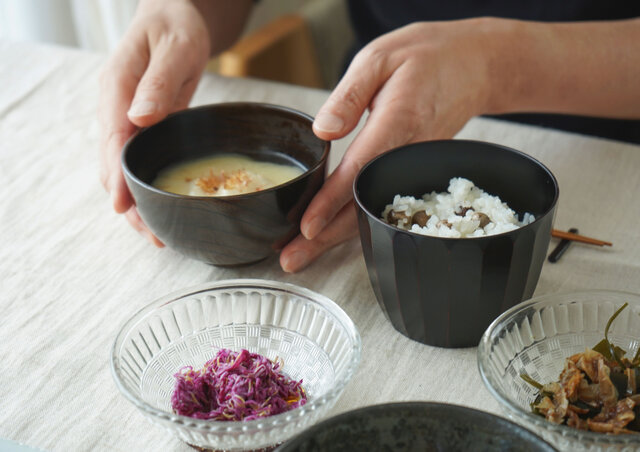 再入荷】ろくろ挽きの欅の汁椀（黒拭き漆） | iichi 日々の