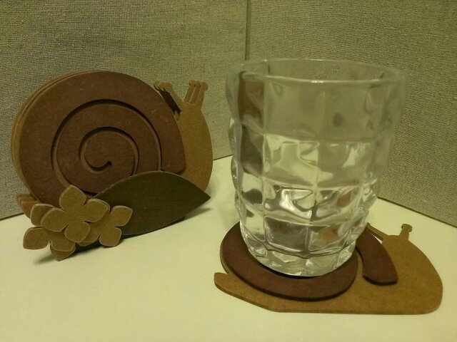 カタツムリ型コースター4個セット☆台座付 | iichi 日々の暮らしを