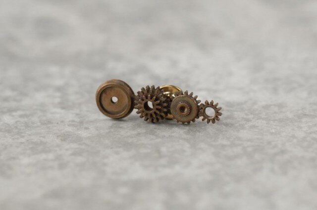 GEAR BROOCHの画像1枚目