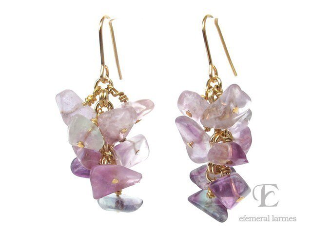 フローライト トリプレット フラワーカービングピアス 蛍石フローライトのグラデーションピアス | iichi 日々の暮らしを