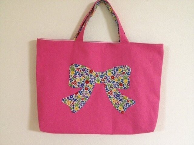 リバティ生地アップリケのレッスンバッグ | iichi 日々の暮らしを