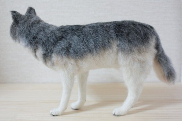 羊毛フェルト オオカミ | iichi 日々の暮らしを心地よくする