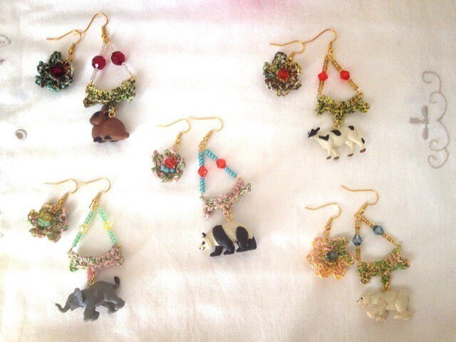 Sale 動物とお花の耳飾りシリーズ うしうしもーもー Iichi ハンドメイド クラフト作品 手仕事品の通販