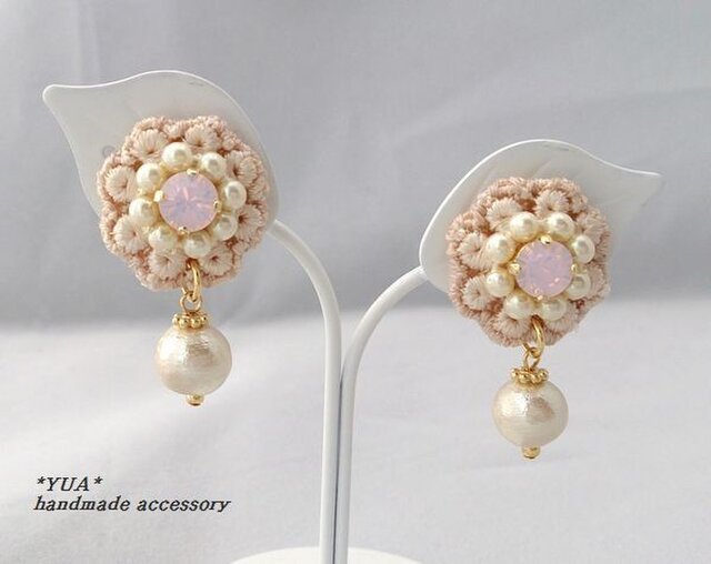 【soldout】レースのお花イヤリング ピンク×クリームの画像1枚目