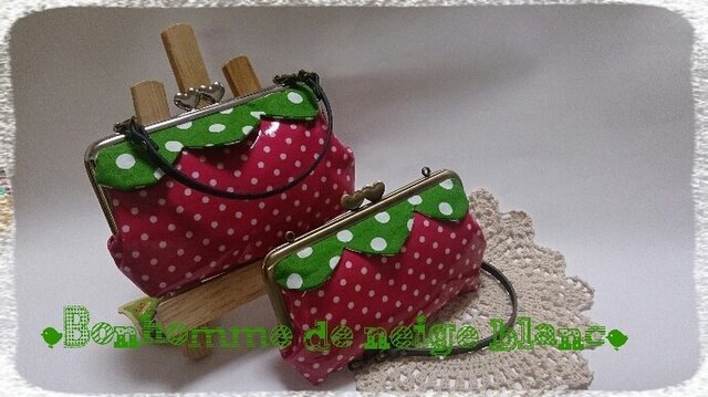 smart phone case (fraise)AG:B品の画像1枚目