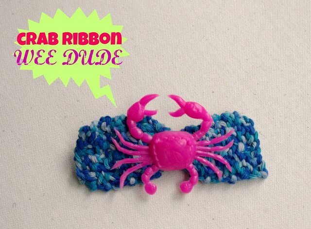 crab ribbon pin broach (blue)の画像1枚目