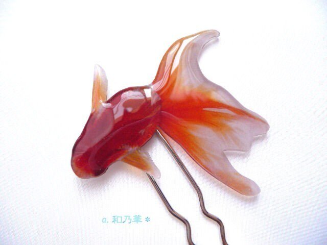 簪)涼しげな金魚 〈大〉左向き の画像1枚目