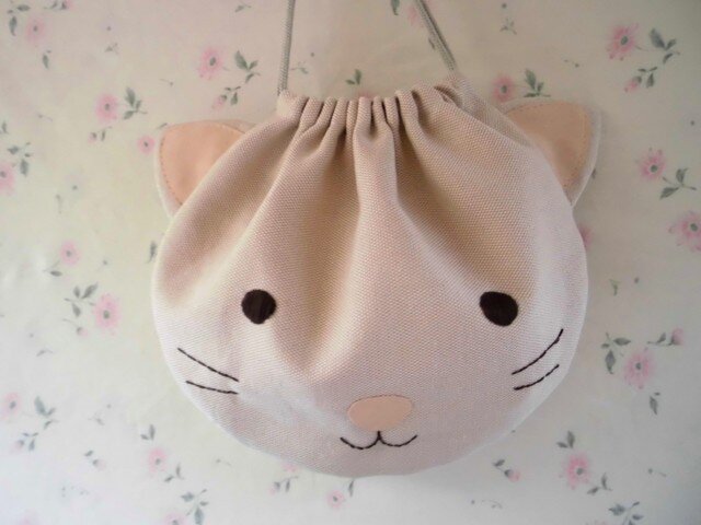 かわいいネコの巾着の画像1枚目