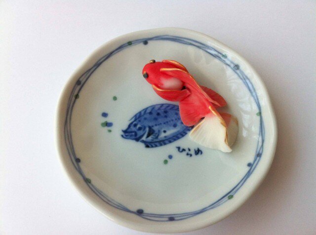 金魚のブローチの画像1枚目