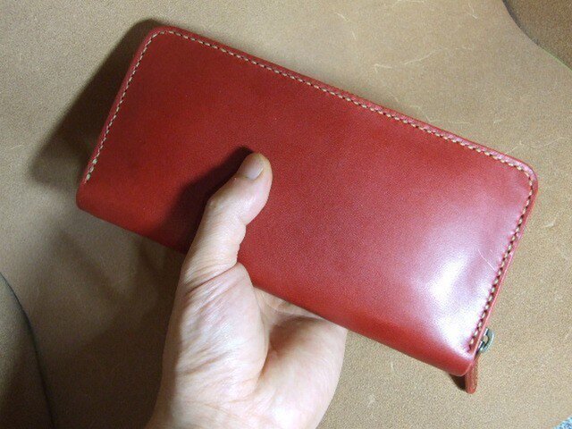10x20の赤にベージュステッチのファスナーロングウォレットの画像1枚目