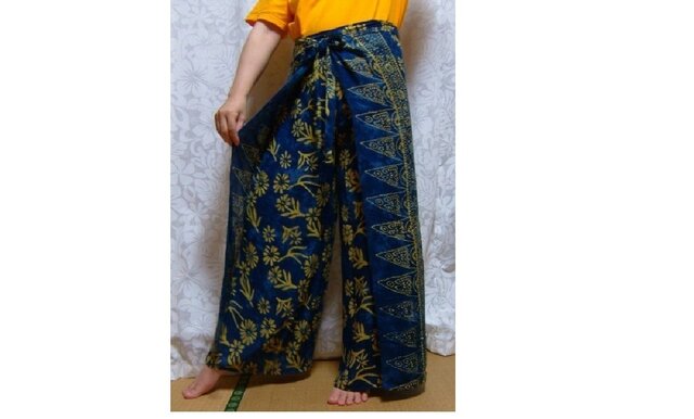 バティックのラップパンツ 紺の画像1枚目