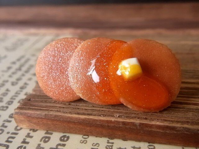プレーンパンケーキのブローチの画像1枚目