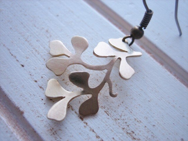 Fluttery Leaf Earringsの画像1枚目
