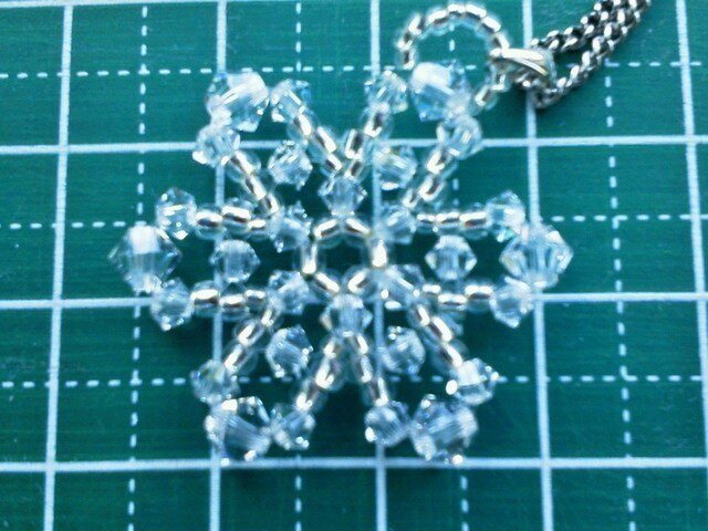 ペンダント 氷の結晶 S04 Iichi ハンドメイド クラフト作品 手仕事品の通販 ペンダント 氷の結晶 S04 Iichi ハンドメイド クラフト作品 手仕事品の通販