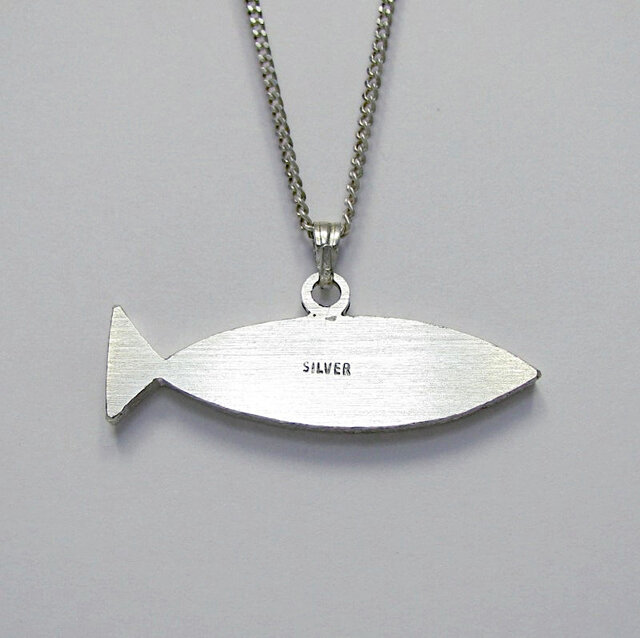 伝統的なモチーフ 魚のペンダント（A）横型 cc52 好評です