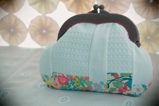 花柄パッチワークのがまぐちの画像1枚目